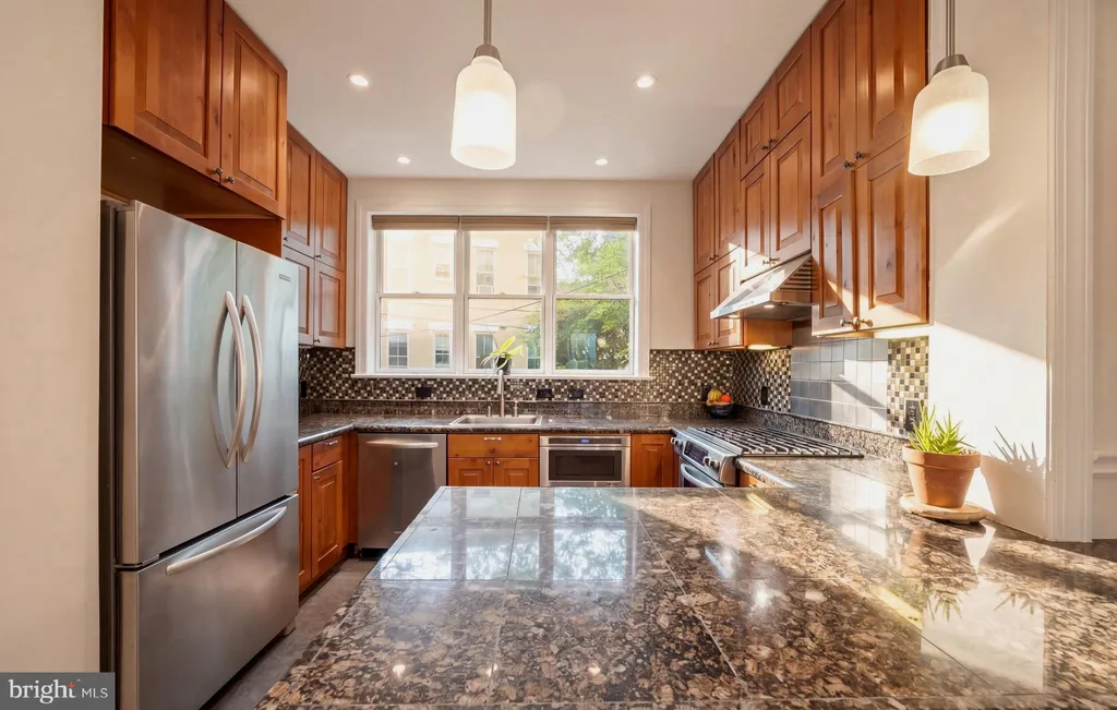 Additional image 18 of 319 C Street SE, Washington, DC 20003