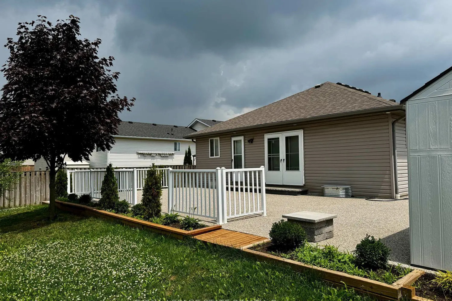 29 Mapleview Drive photo 2