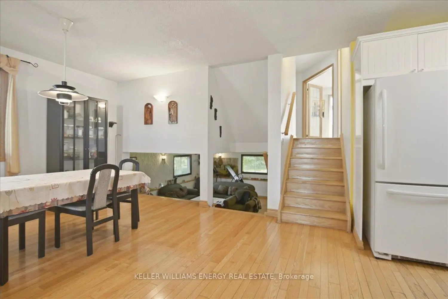 Additional image 3 of 2033 Simcoe Street
