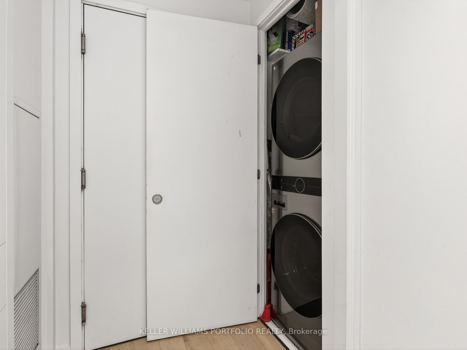 Additional image 4 of 1713-103 The Queensway Avenue, Toronto, ON, M6S 5B3