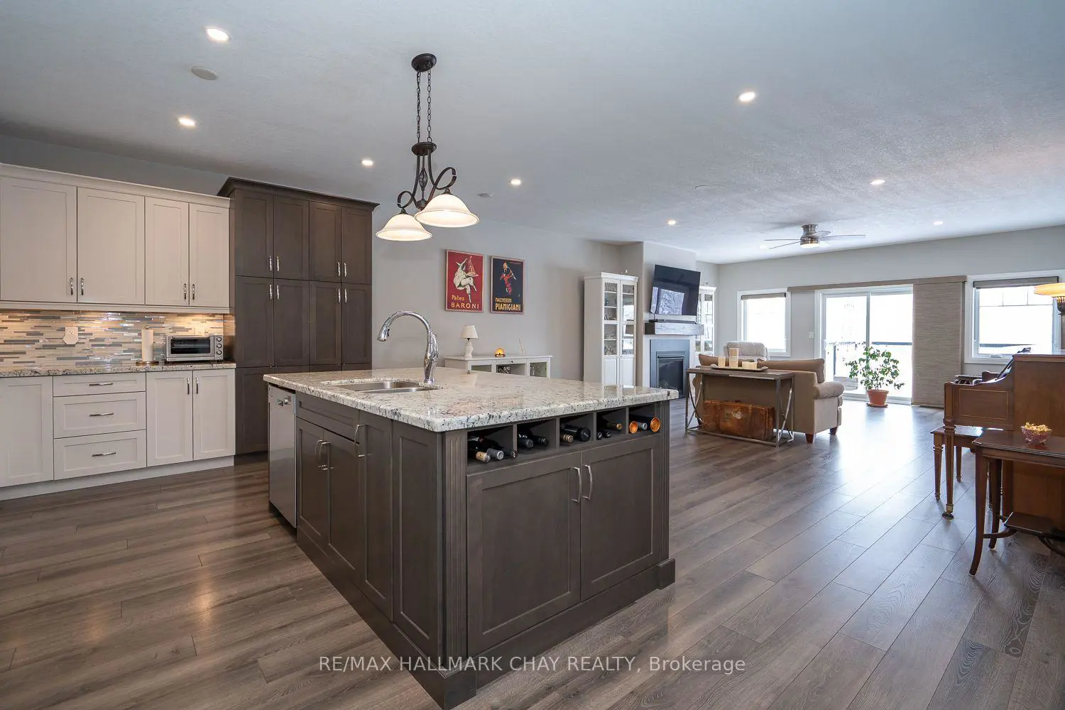 54 Landscape Drive photo 5