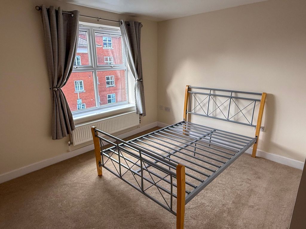 Additional image 5 of 2 bed flat for saleThornycroft Close, Newbury RG14