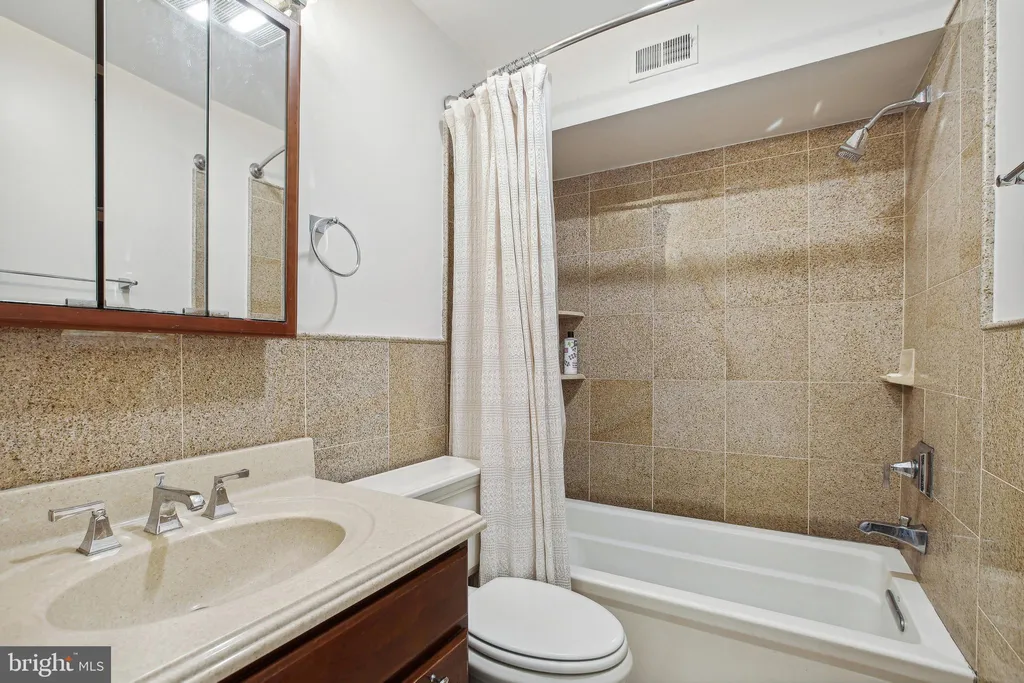 Additional image 21 of 900 24th Street NW Unit K, Washington, DC 20037