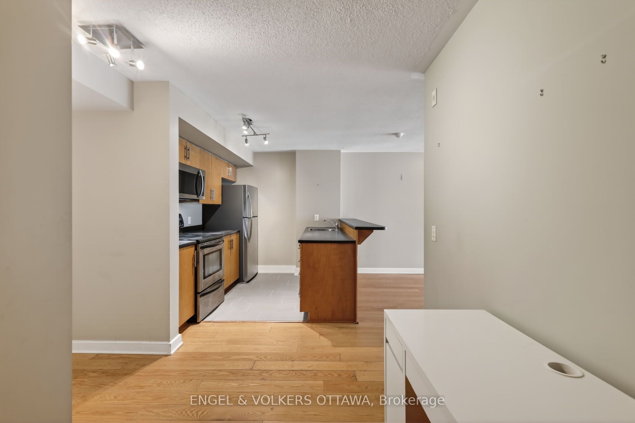 Additional image 4 of 604-138 Somerset Street W, Ottawa, ON, K2P 0A3