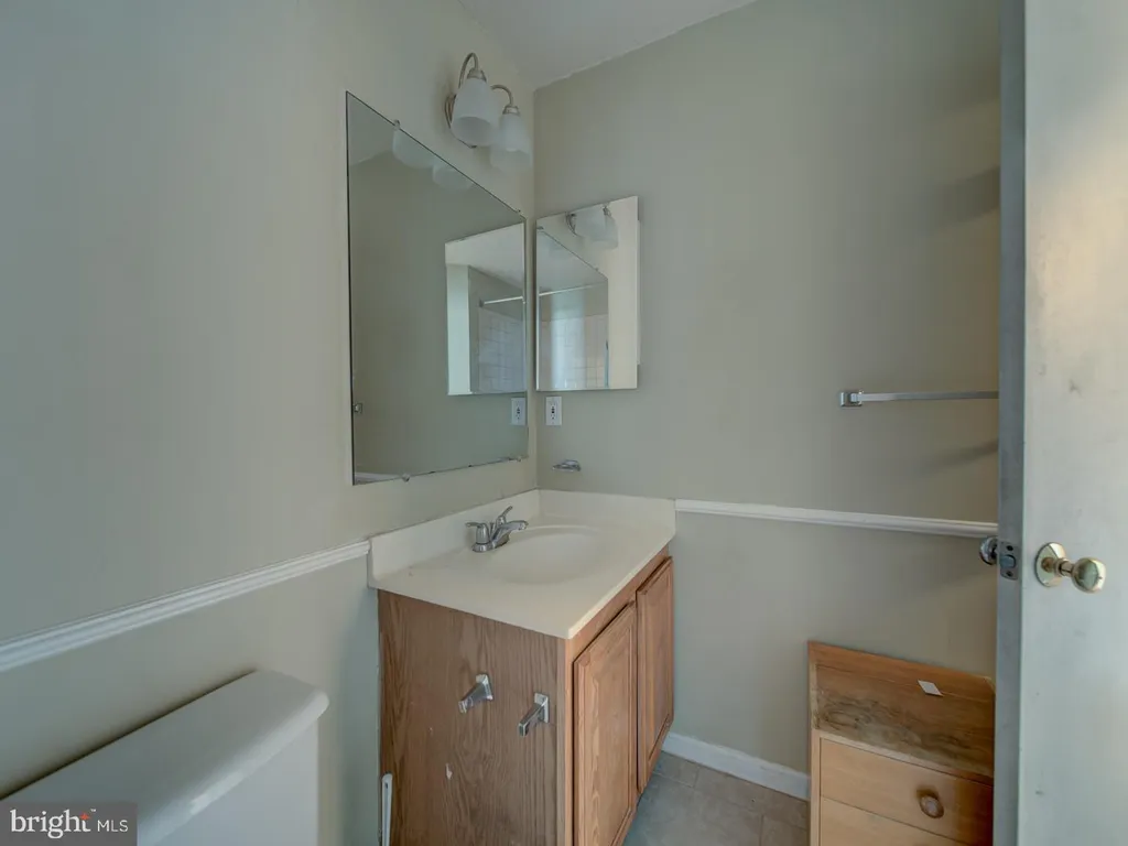 Additional image 34 of 881-A Barnaby Street SE, Washington, DC 20032