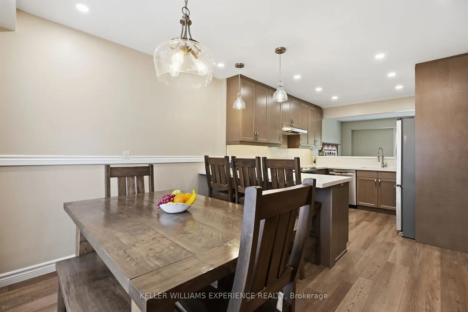 Additional image 7 of 246 Tupper Boulevard 8