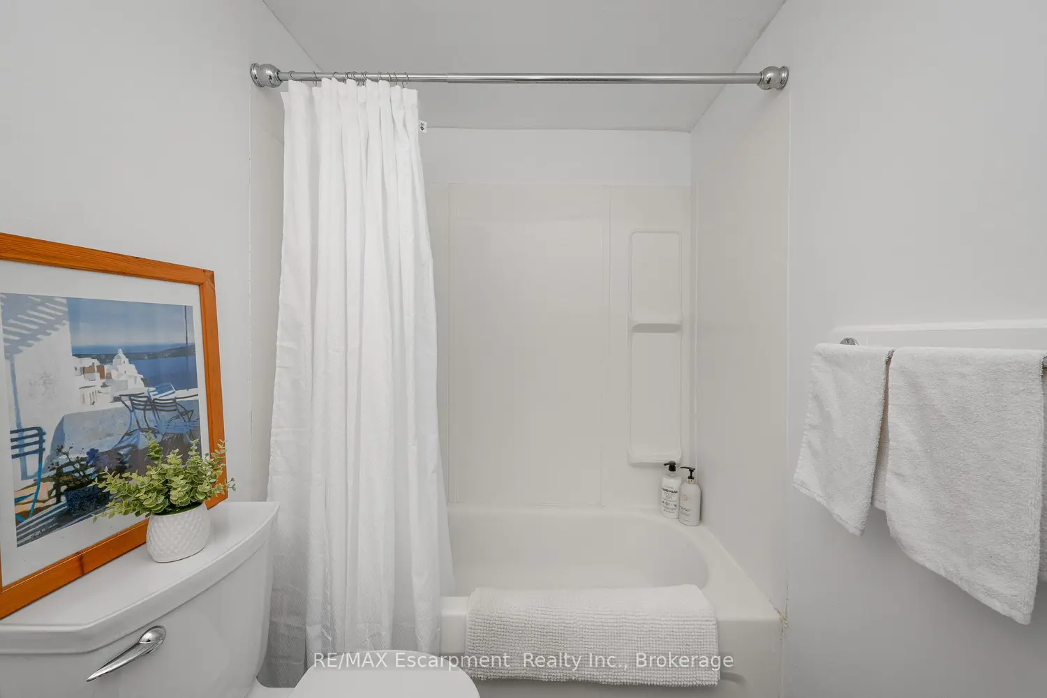 Additional image 9 of 975 Warwick Court 1501