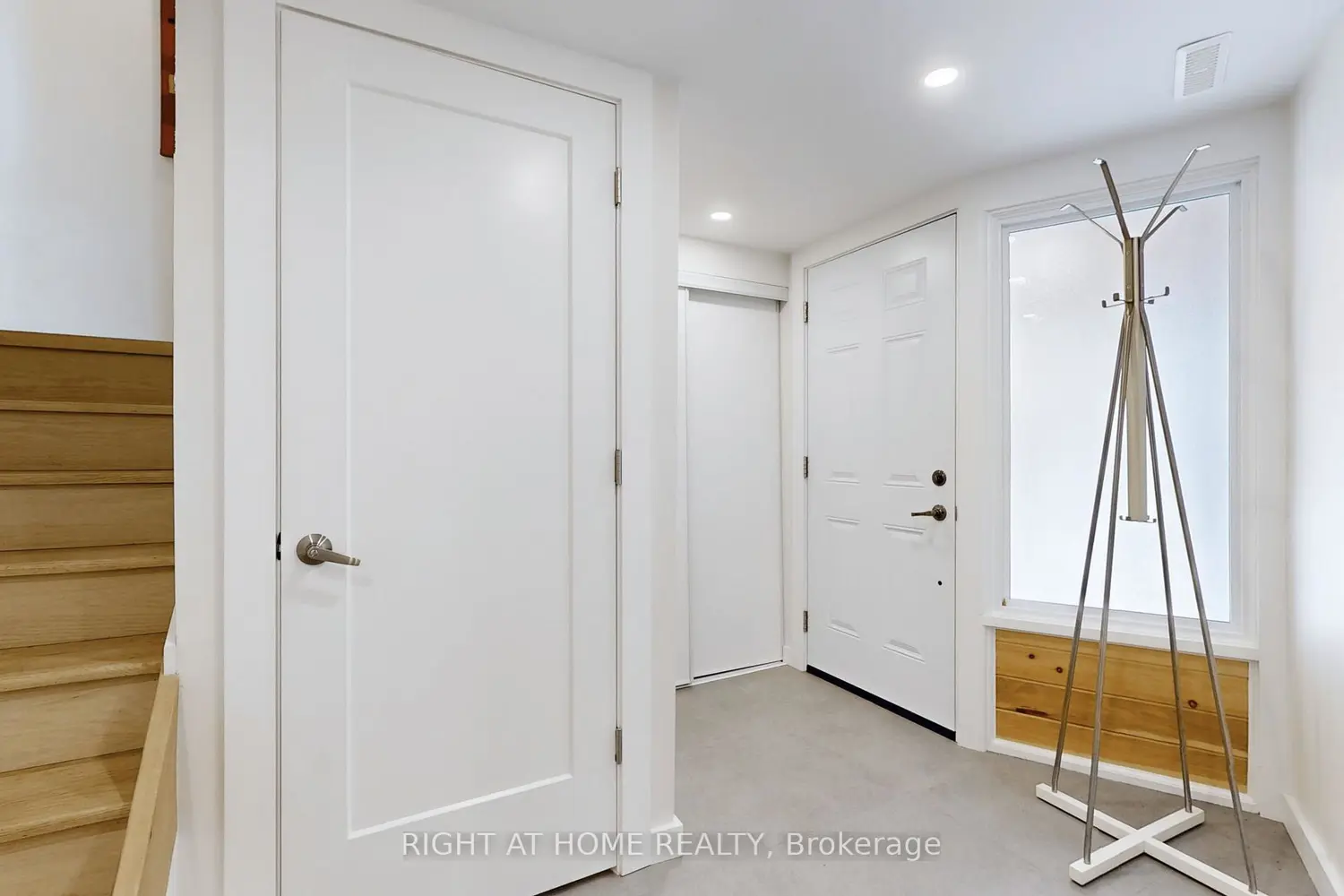 400 Bloor Street 6