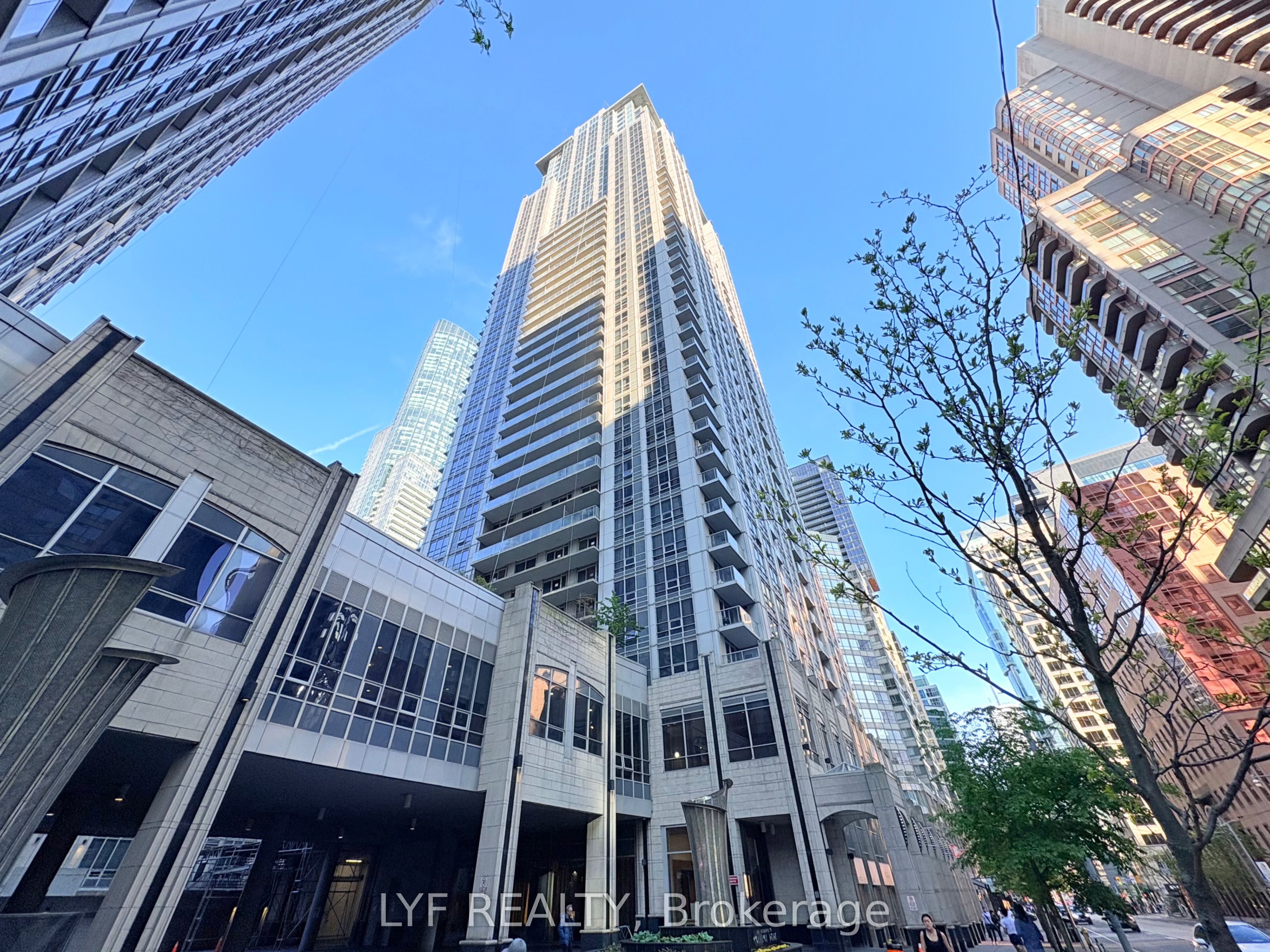 3802-761 Bay Street, Toronto, ON, M5G 2R2