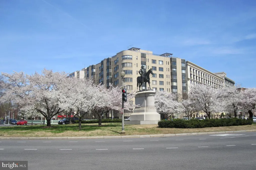 1 Scott Circle NW Unit 116, Washington, DC 20036 photo 2