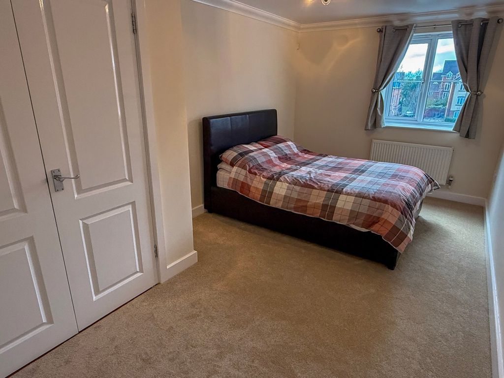 Additional image 4 of 2 bed flat for saleThornycroft Close, Newbury RG14
