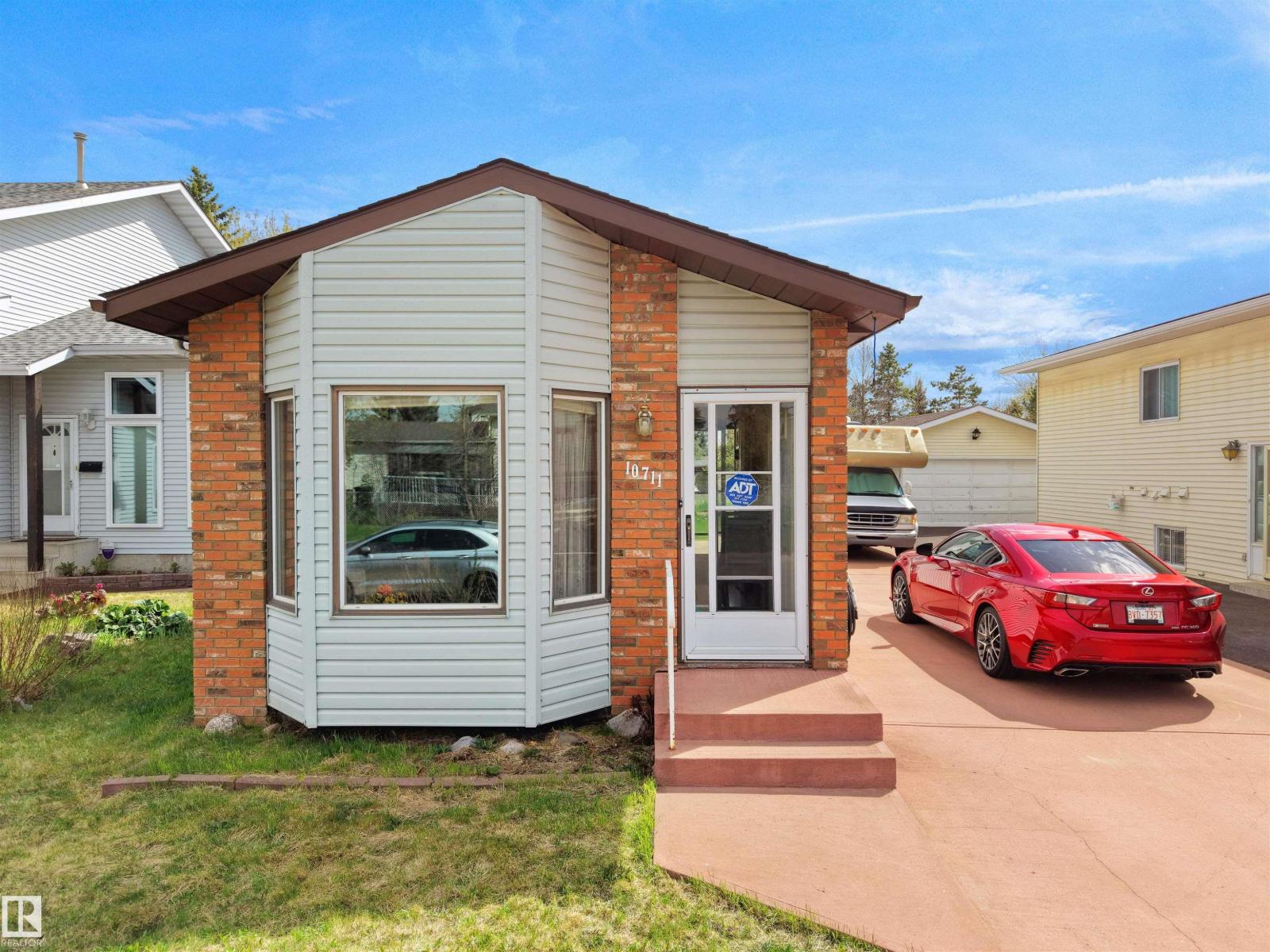 Additional image 2 of 10711 24 Avenue NW, Edmonton, AB, T6J5P9