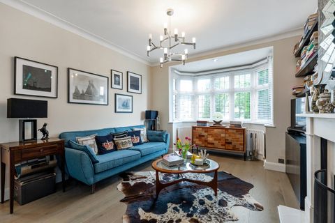Woodhill Crescent, Harrow HA3