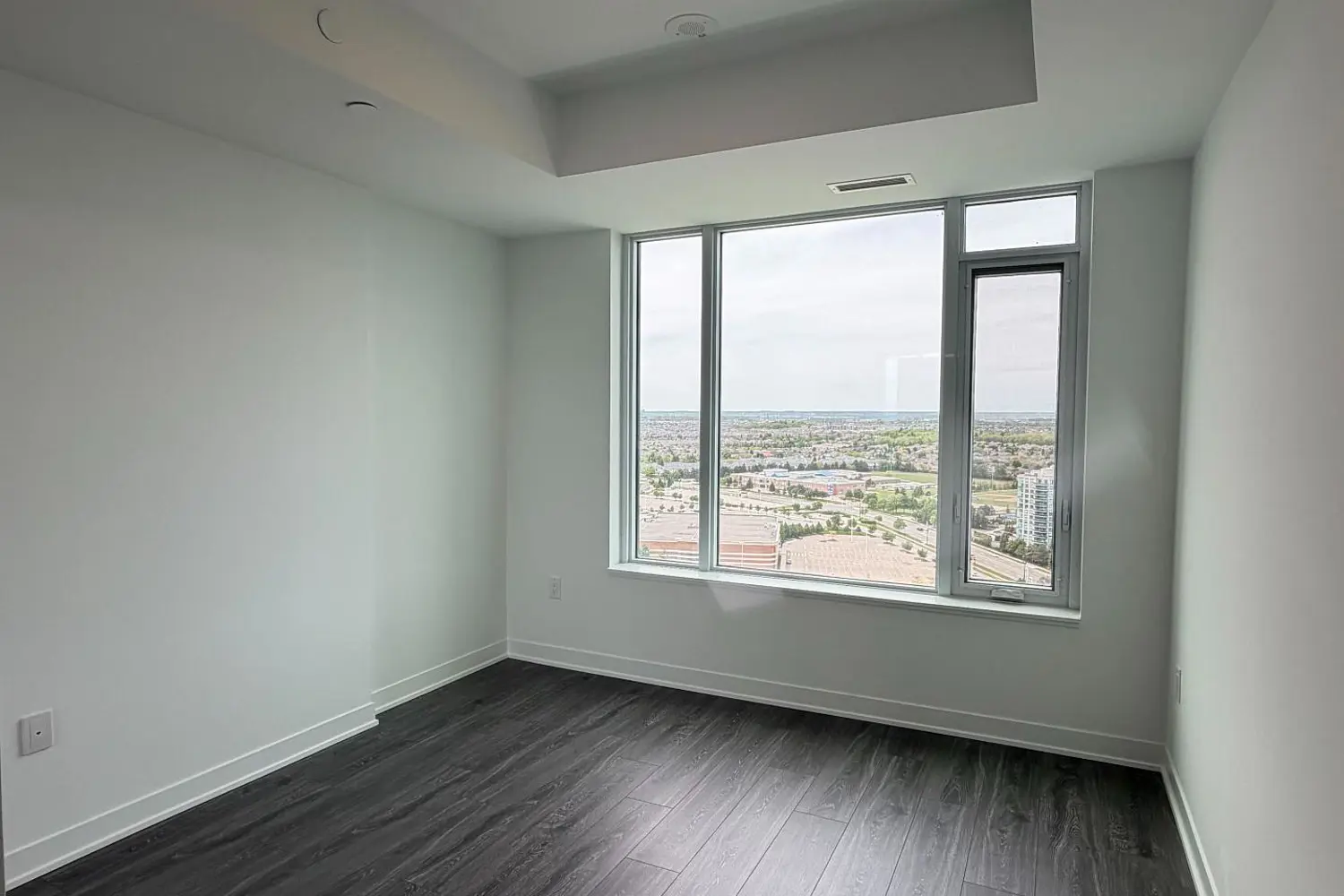 Additional image 15 of 2495 Eglinton Avenue 2409