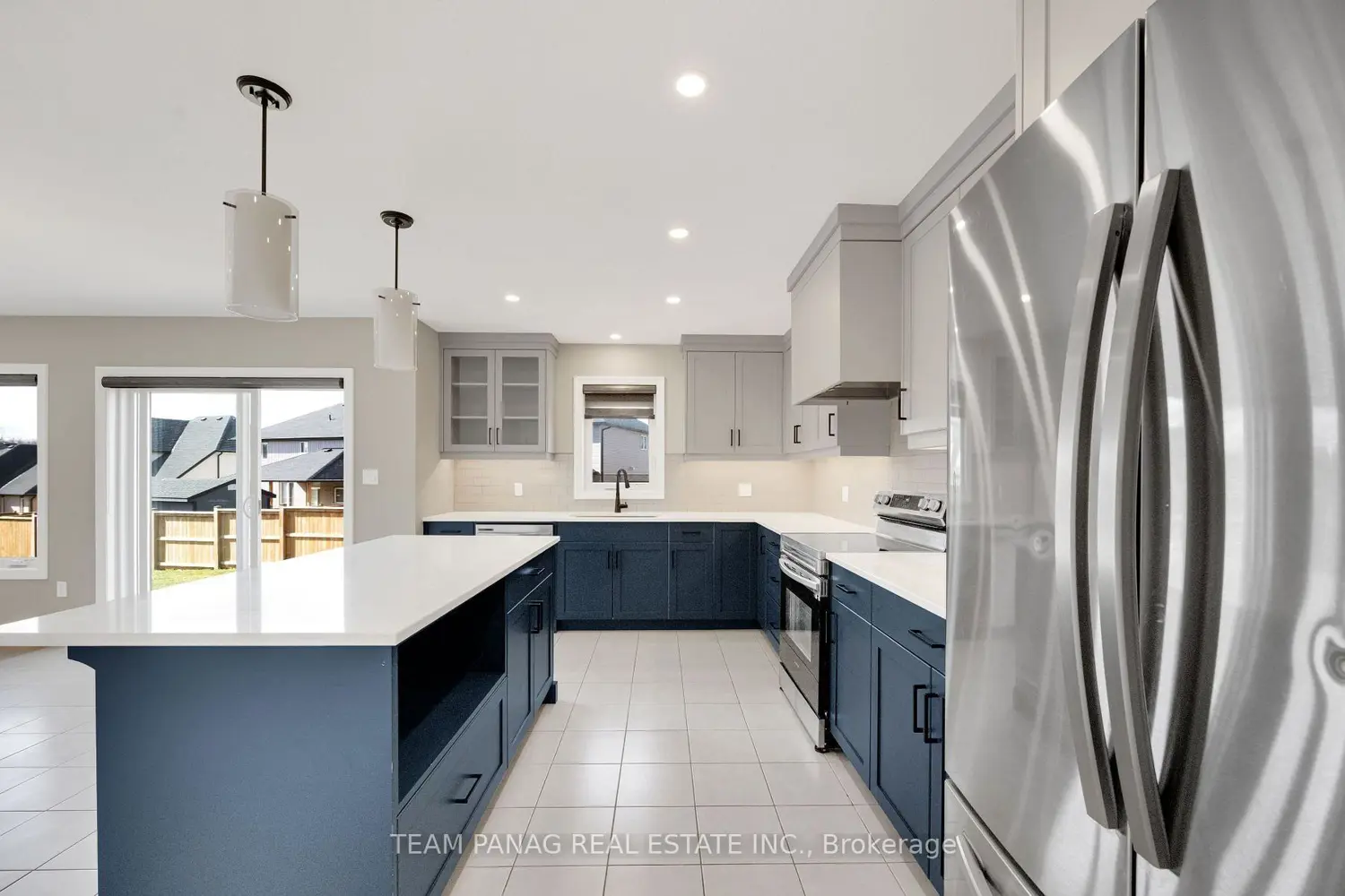 16 Berardi Crescent photo 4