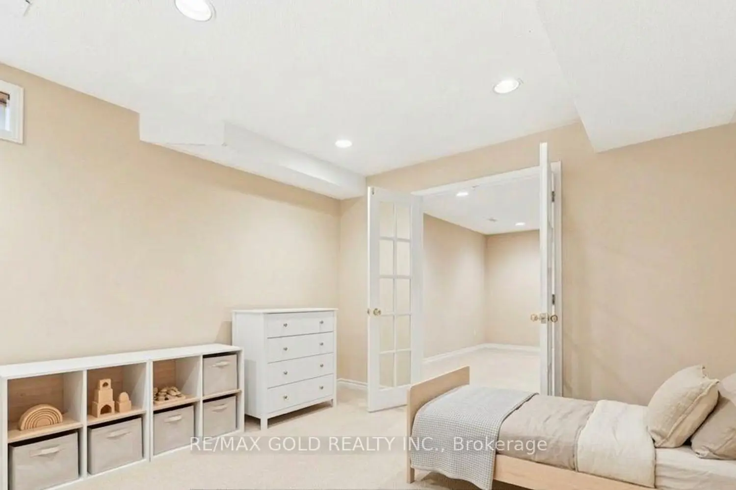 Additional image 16 of 2441 Capilano Crescent