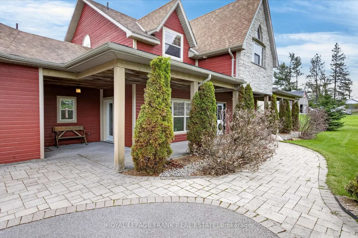 369 Douglas Road photo 2