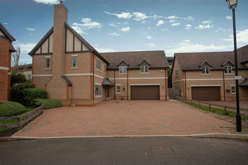 Additional image 37 of 5 bed detached house for saleVawser Crescent, Peterborough PE3