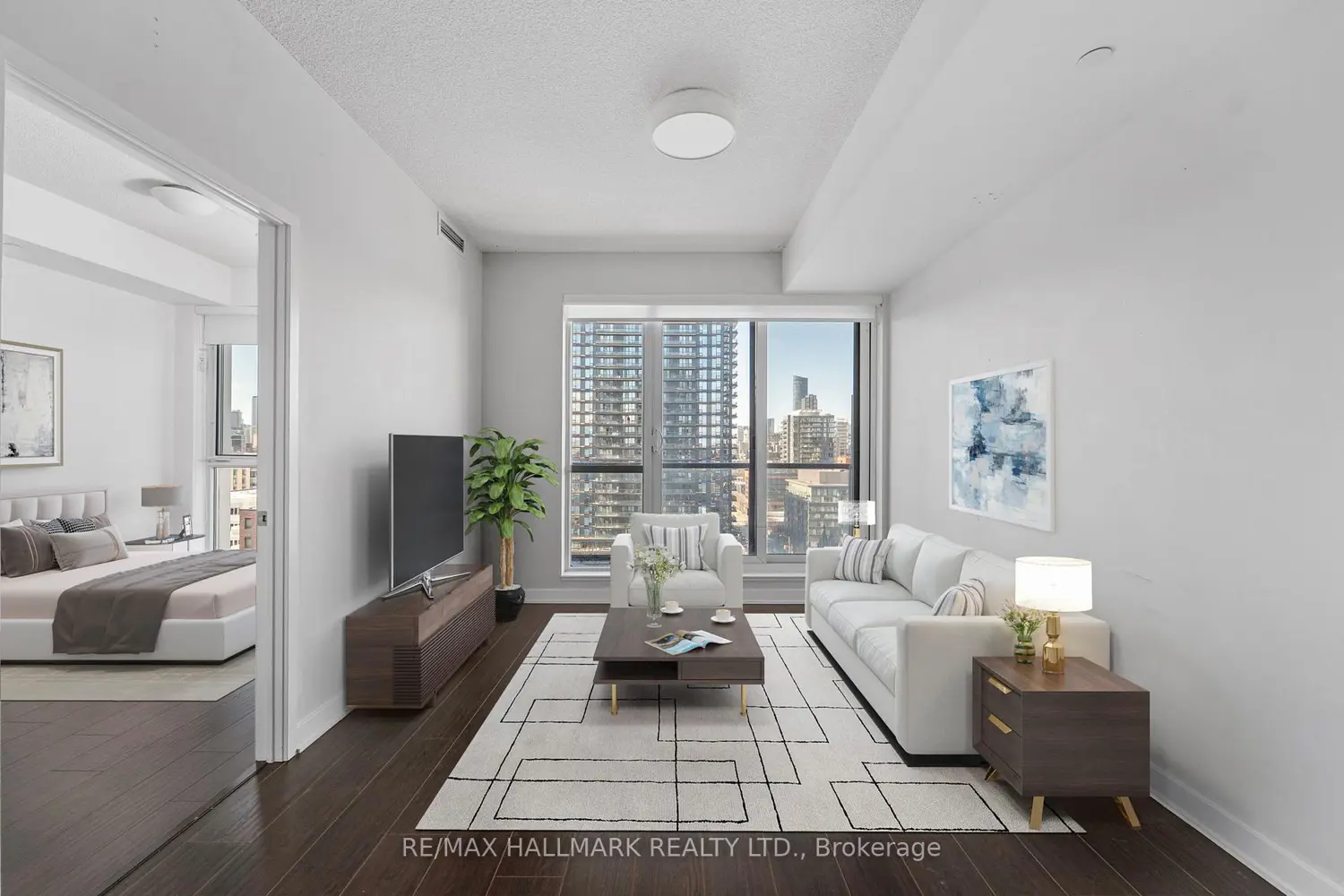 170 Sumach Street 1407 photo 3