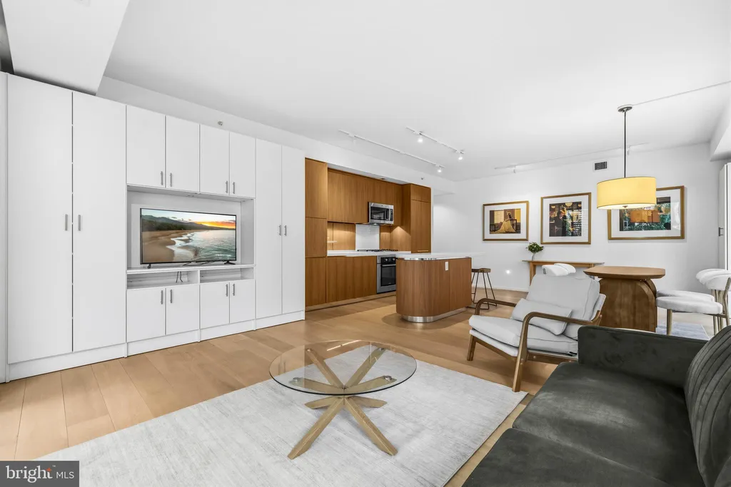 Additional image 10 of 925 H Street NW Unit 315, Washington, DC 20001