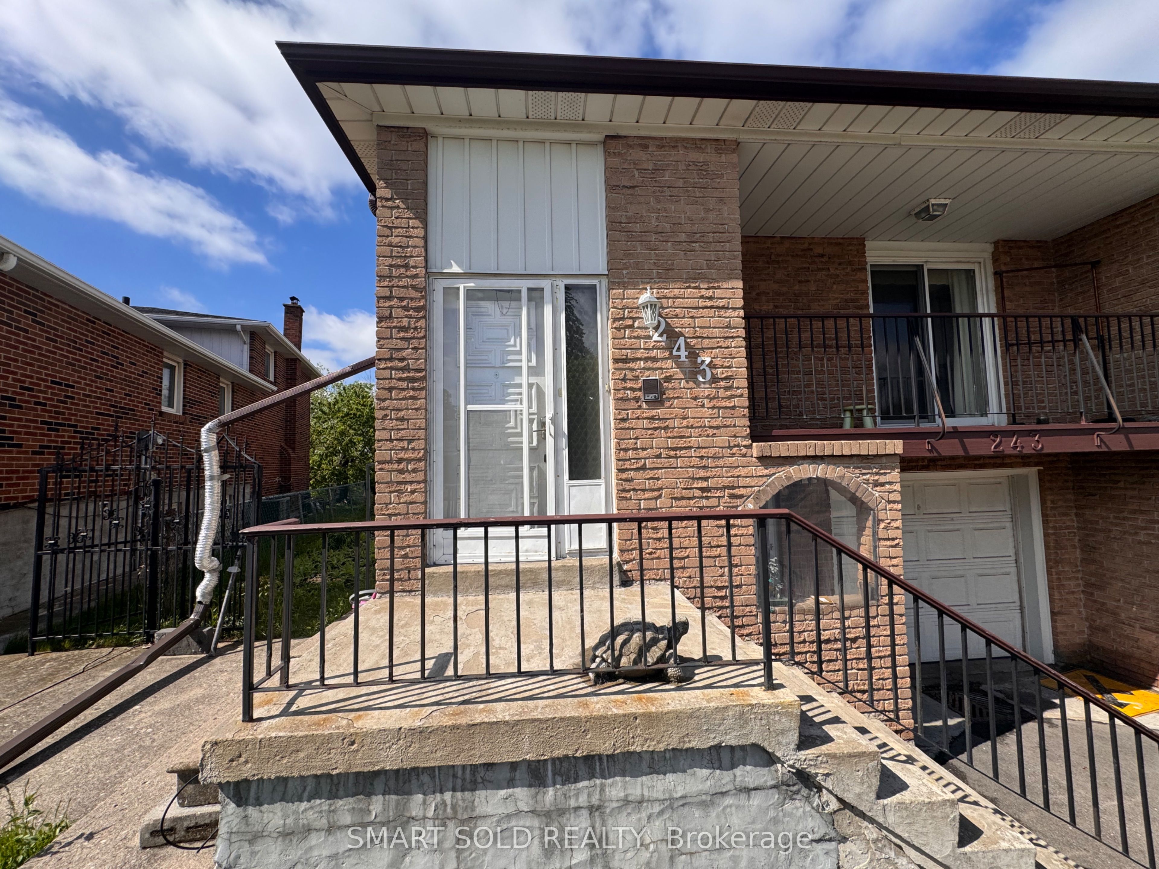 Additional image 3 of 243 Shawnee Circle, Toronto, ON, M2H 2Y3
