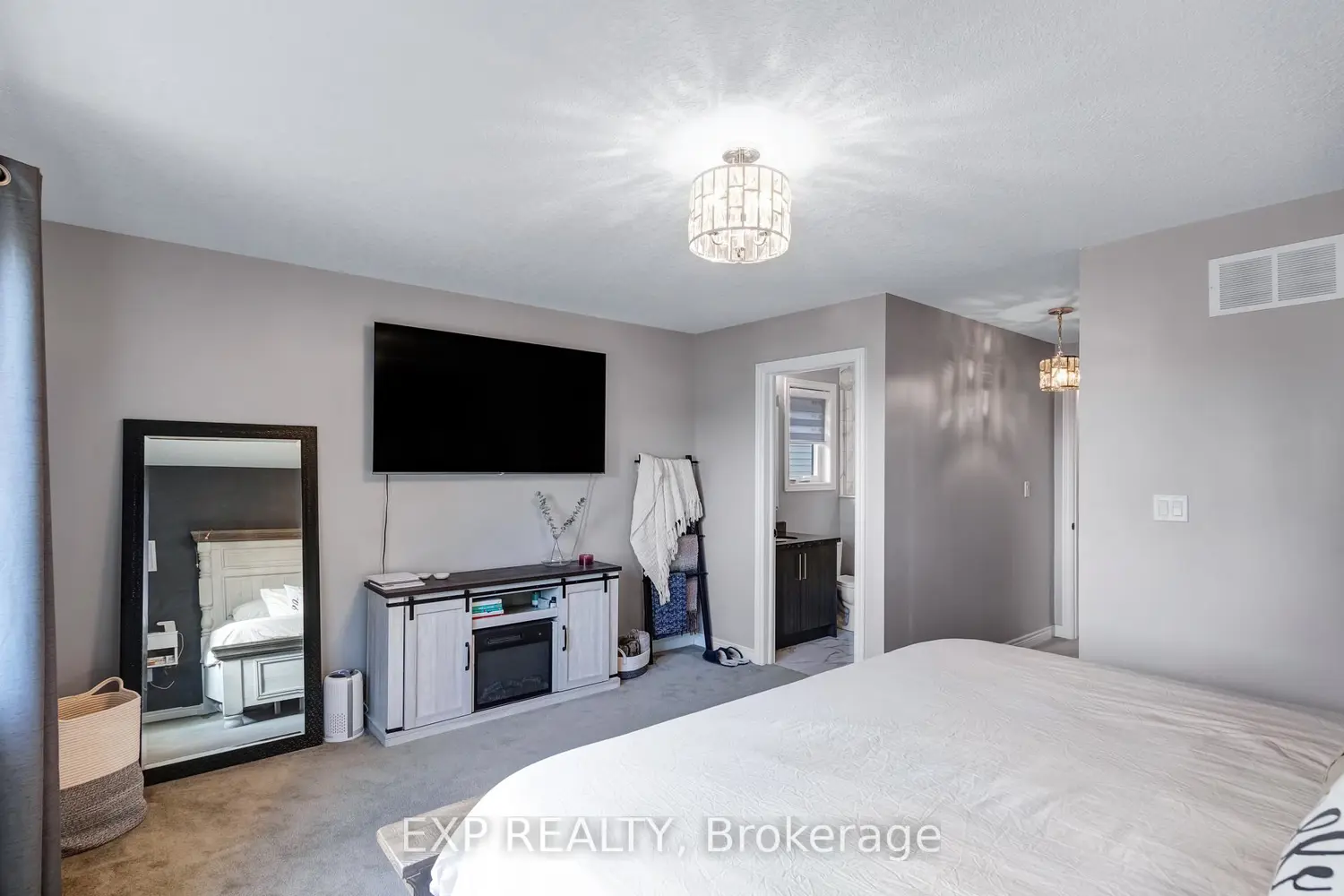 Additional image 12 of 688 Dunn Avenue
