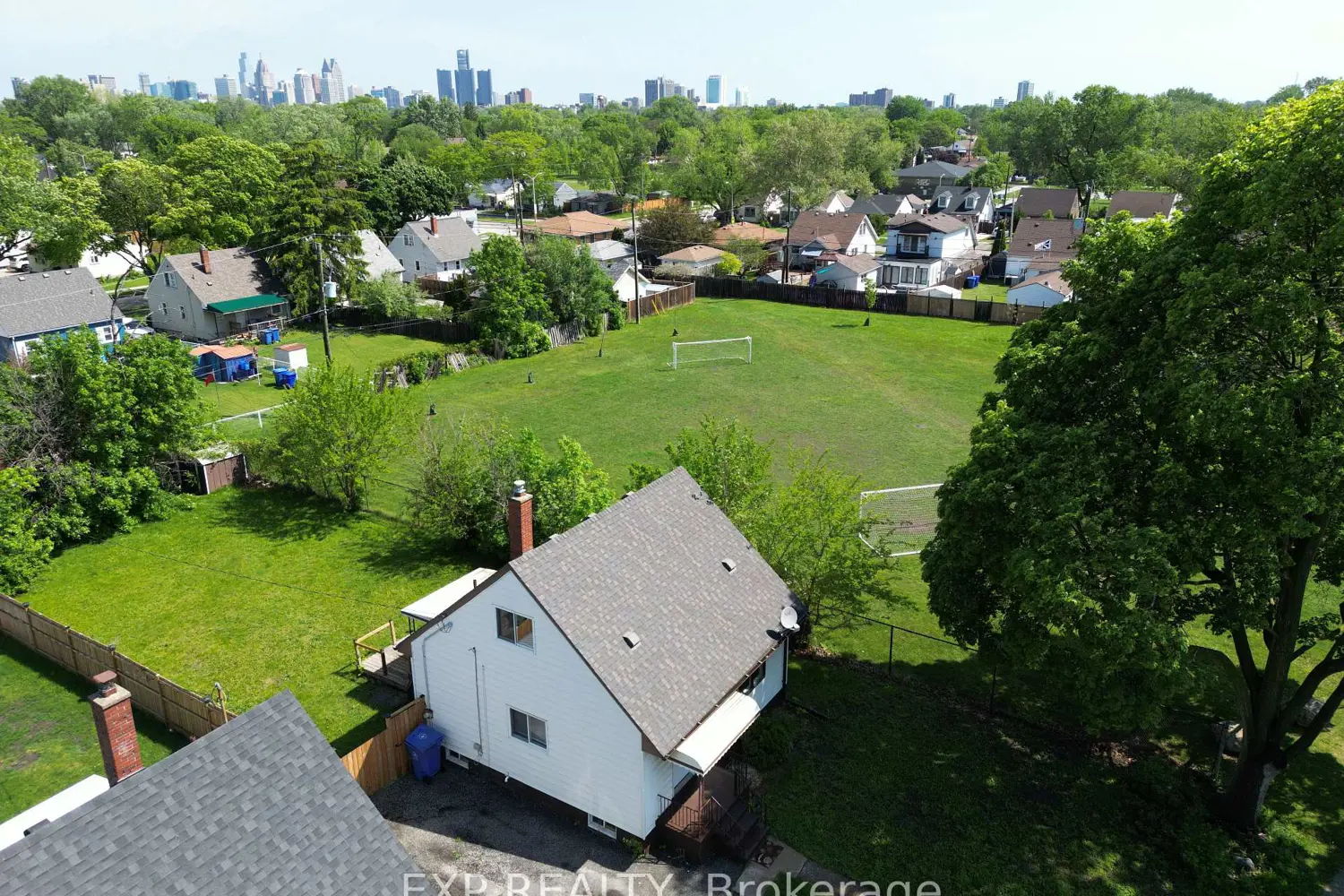 Additional image 17 of 2114 Girardot Street