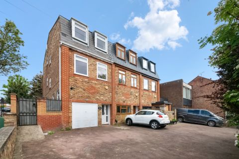 Grove Avenue, Hanwell W7
