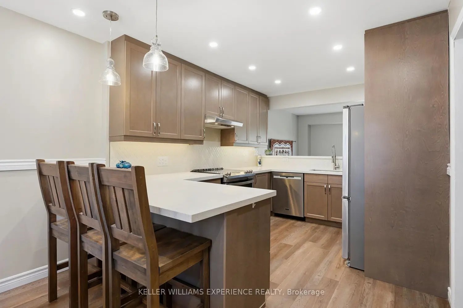 Additional image 5 of 246 Tupper Boulevard 8