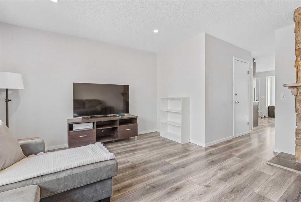 Additional image 5 of 84 Falconridge Place NE, Calgary, AB, T3J1A6