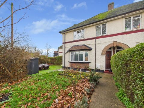 Shaftesbury Avenue, Feltham, Middlesex TW14