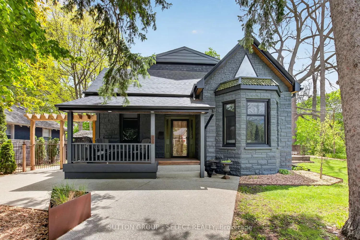 309 Cromwell Street