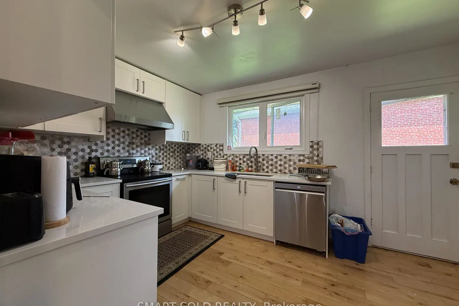 30 Caswell Drive photo 5