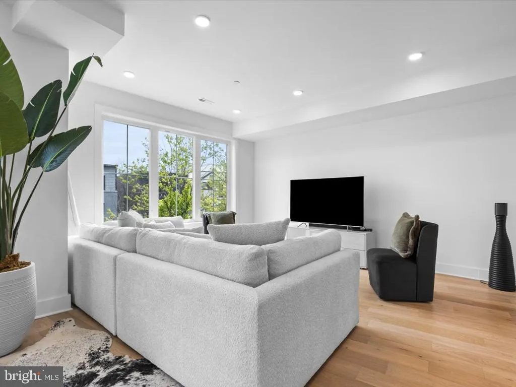 Additional image 10 of 1253 Holbrook Terrace NE Unit B, Washington, DC 20002