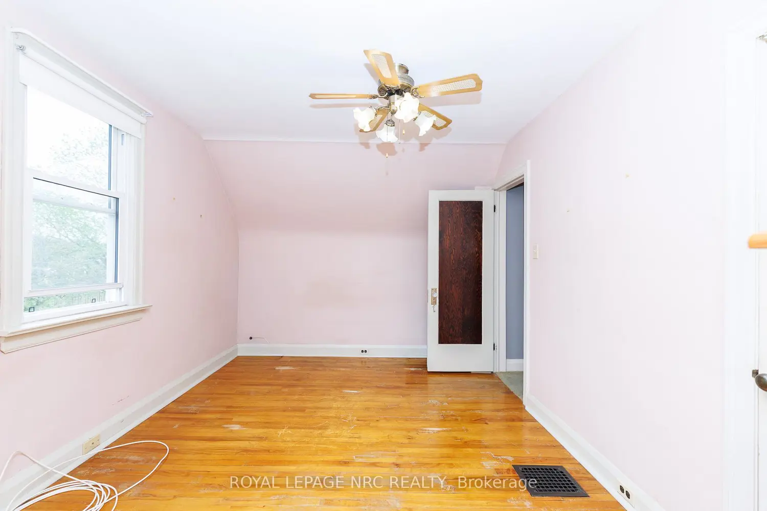 Additional image 11 of 4076 Welland Street