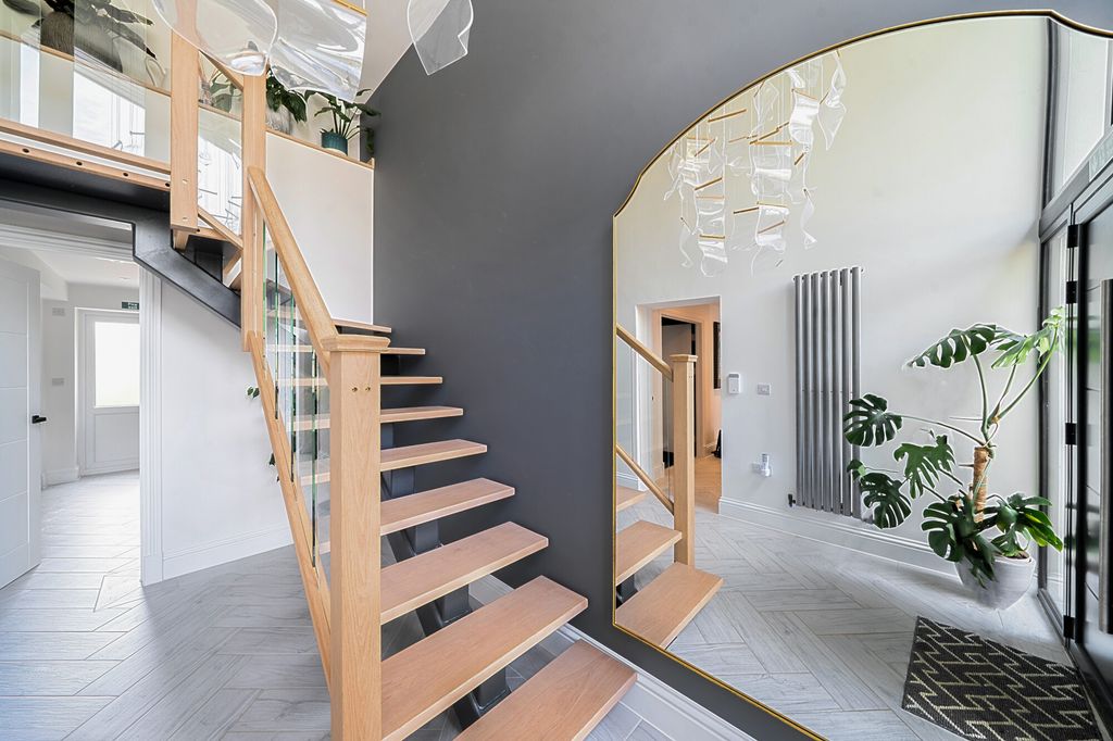 Additional image 23 of 4 bed detached house for saleFox Close, Oxford OX44