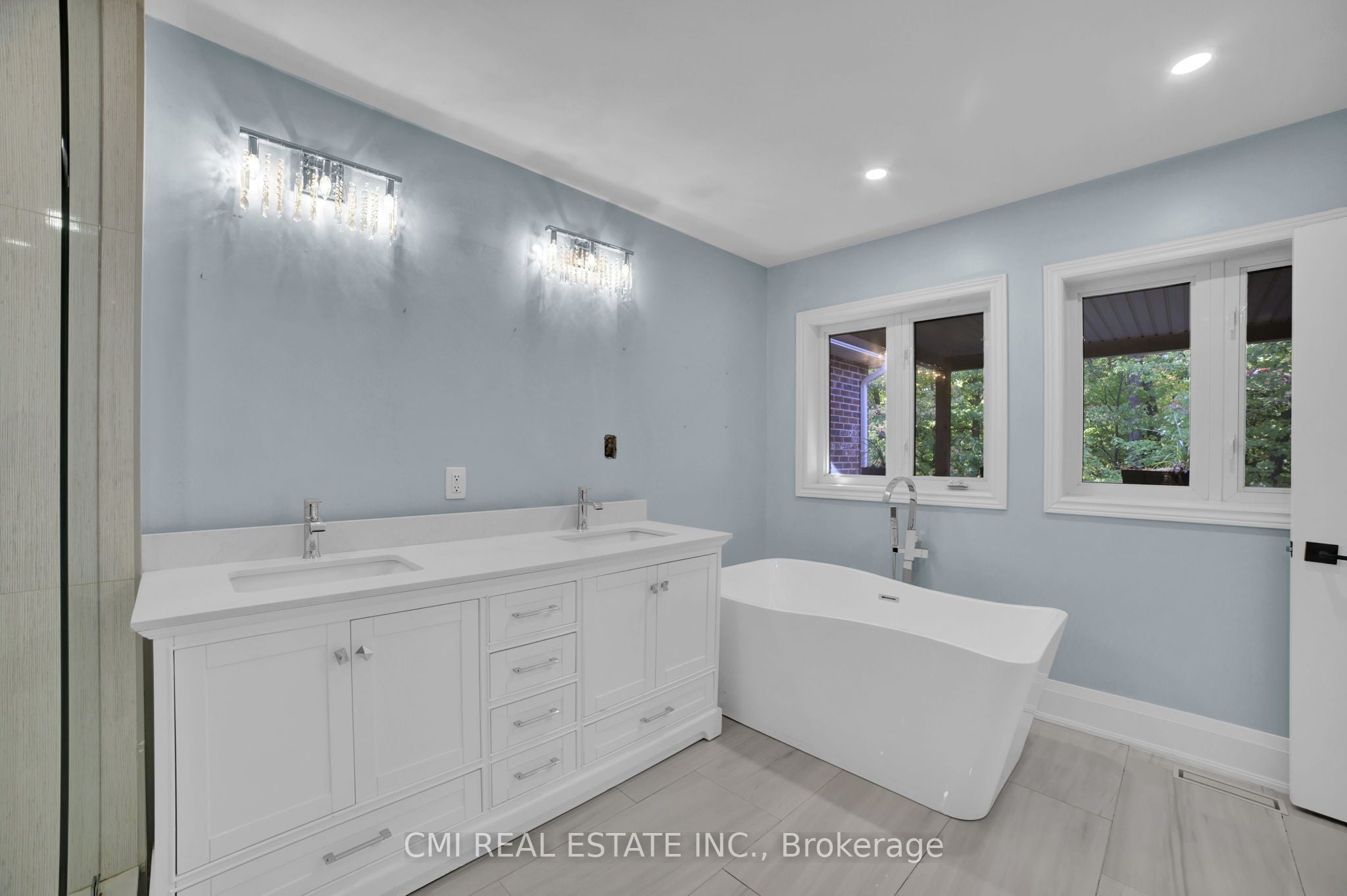 Additional image 6 of 2171 Jardine Crescent, Burlington, ON, L7L 7K1
