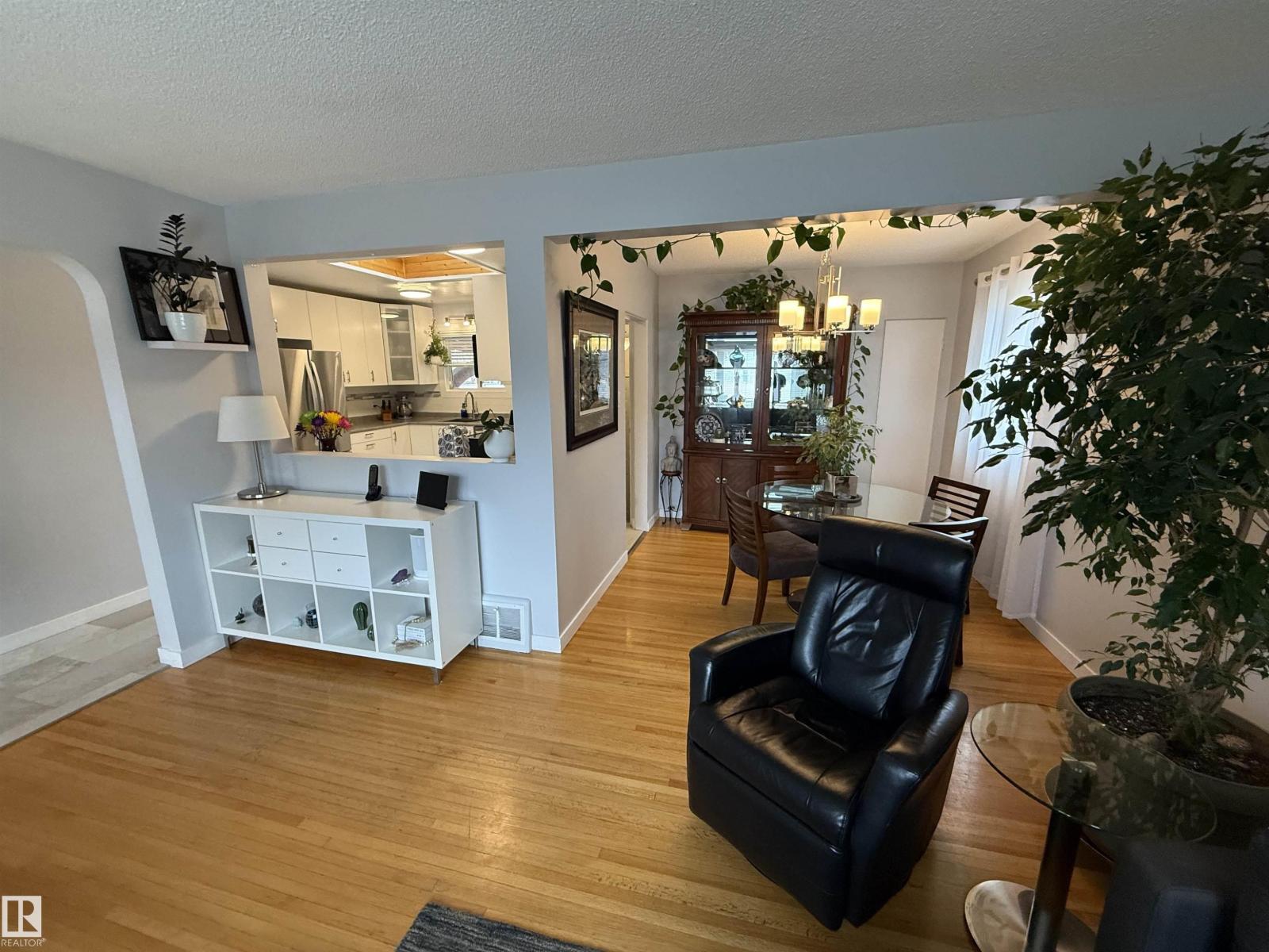 Additional image 4 of 11948 132 Street NW, Edmonton, AB, T5L1P4