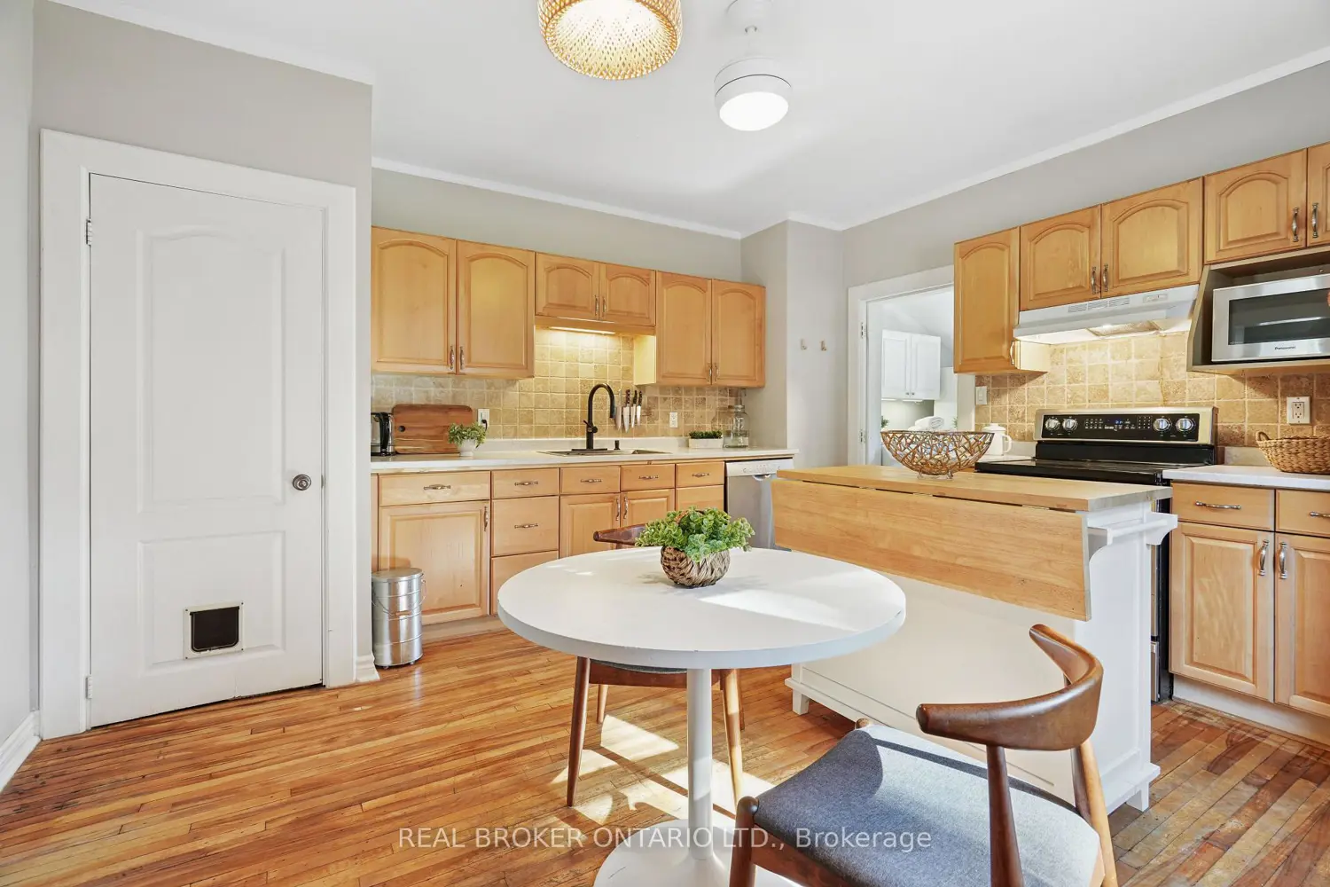 Additional image 5 of 2055 Embleton Road