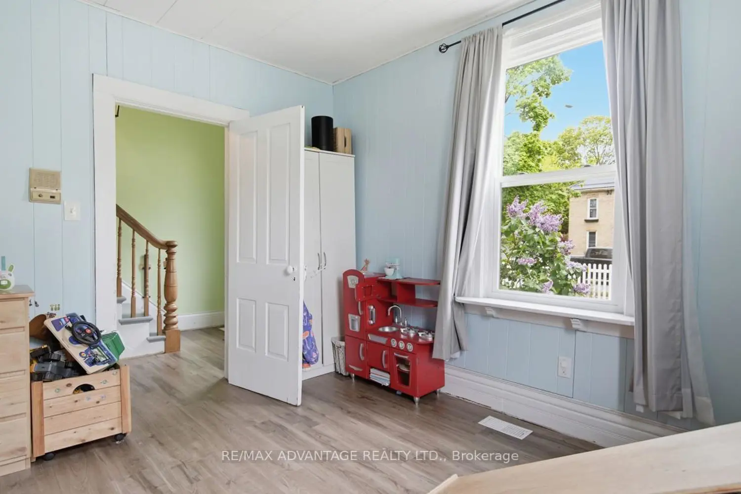 269 Talbot Street photo 4