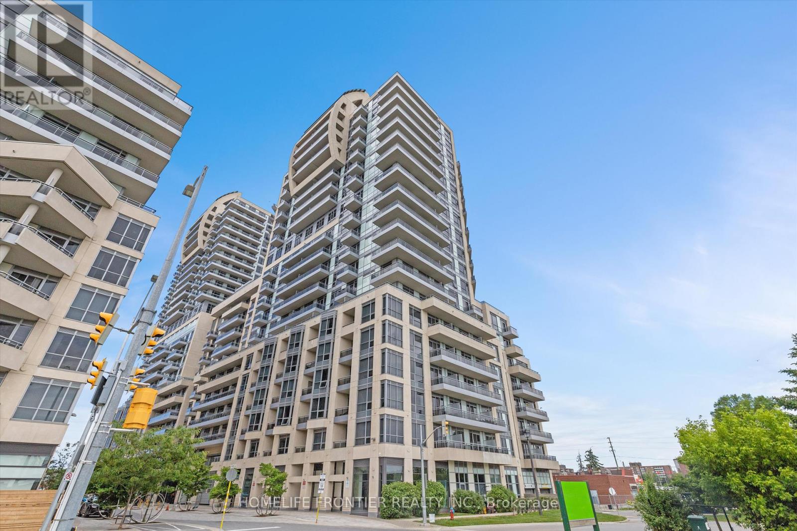 NE1015 - 9205 YONGE STREET