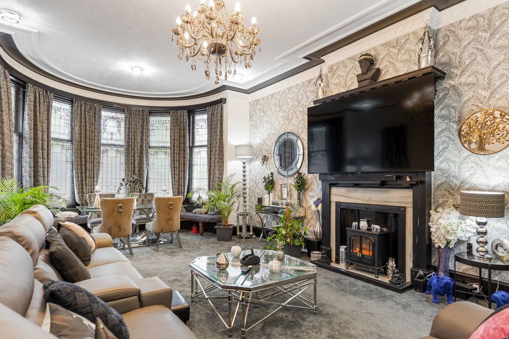 Additional image 2 of 6 bed semi-detached house for saleSpringhill Avenue, Airdrie ML6