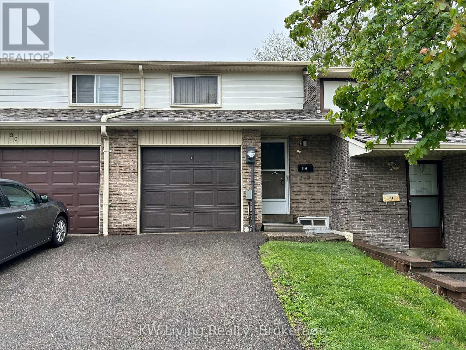 22 BRACKEN FERNWAY