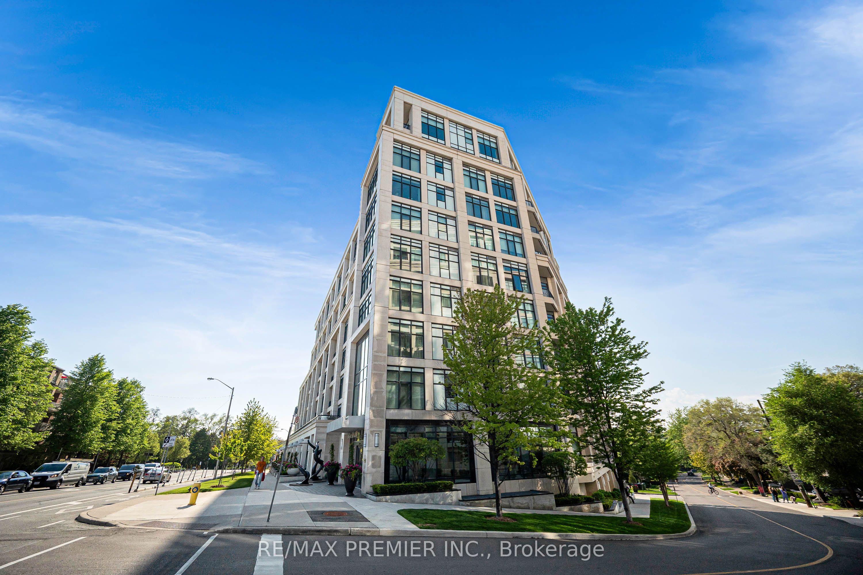 Additional image 2 of 810-2 Old Mill Drive, Toronto, ON, M6S 1R7