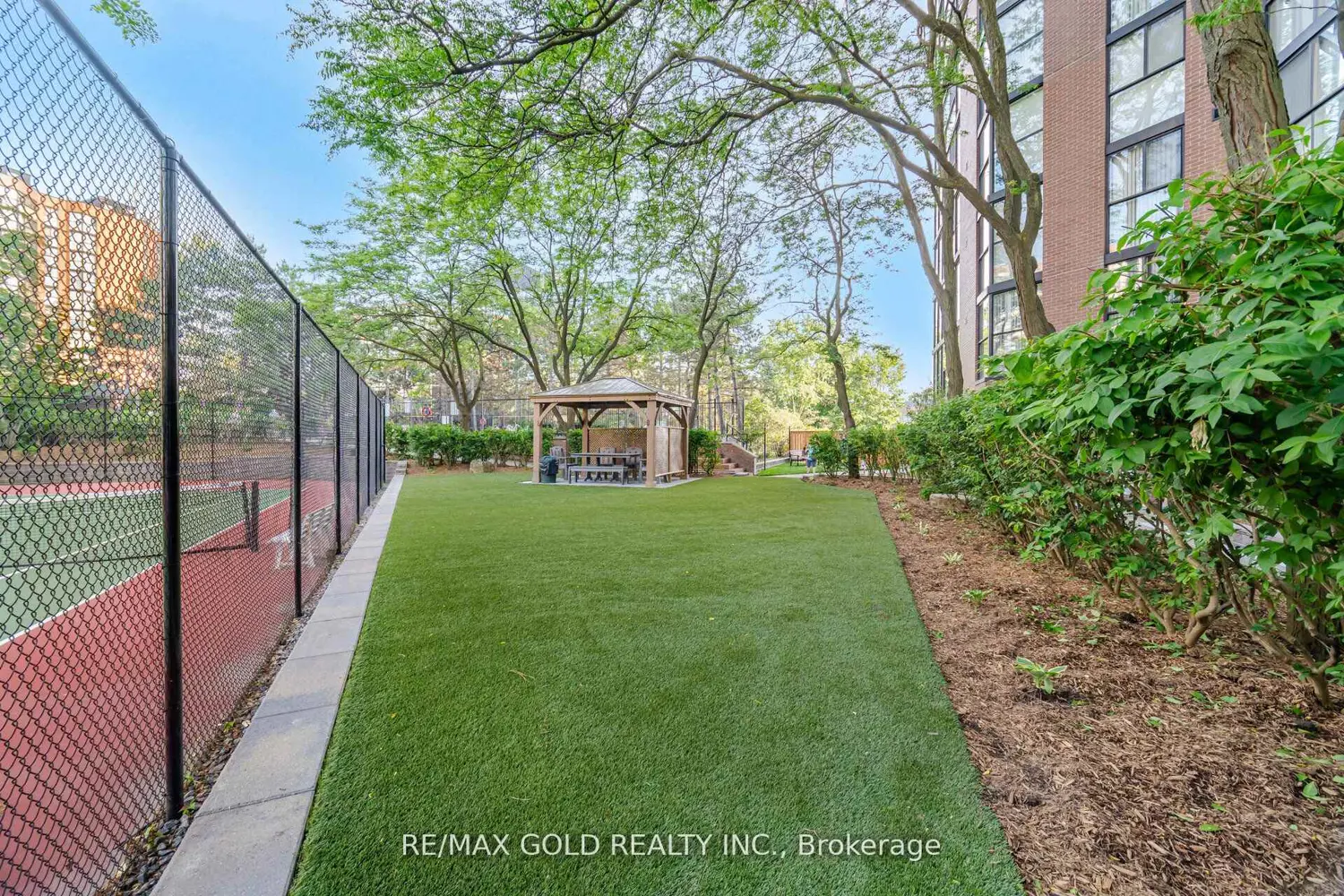 Additional image 19 of 2091 Hurontario Street 908