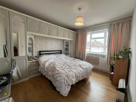 Middleton Avenue, Greenford UB6