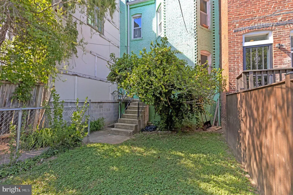 634 Irving Street NW, Washington, DC 20010