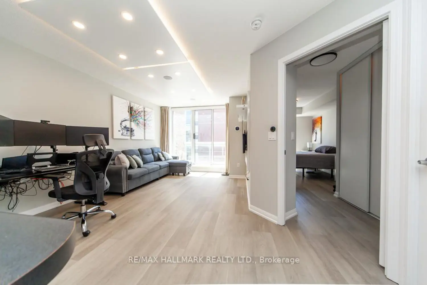 330 Adelaide Street 1103 photo 4