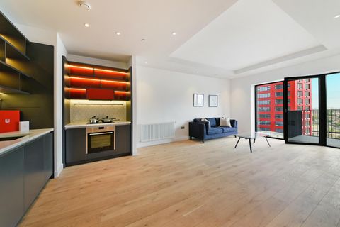 Modena House, London City Island, London E14