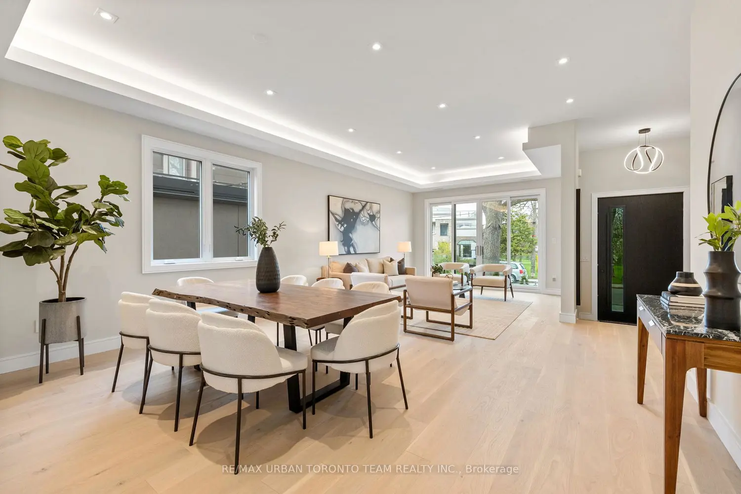 4 Drake Crescent photo 3